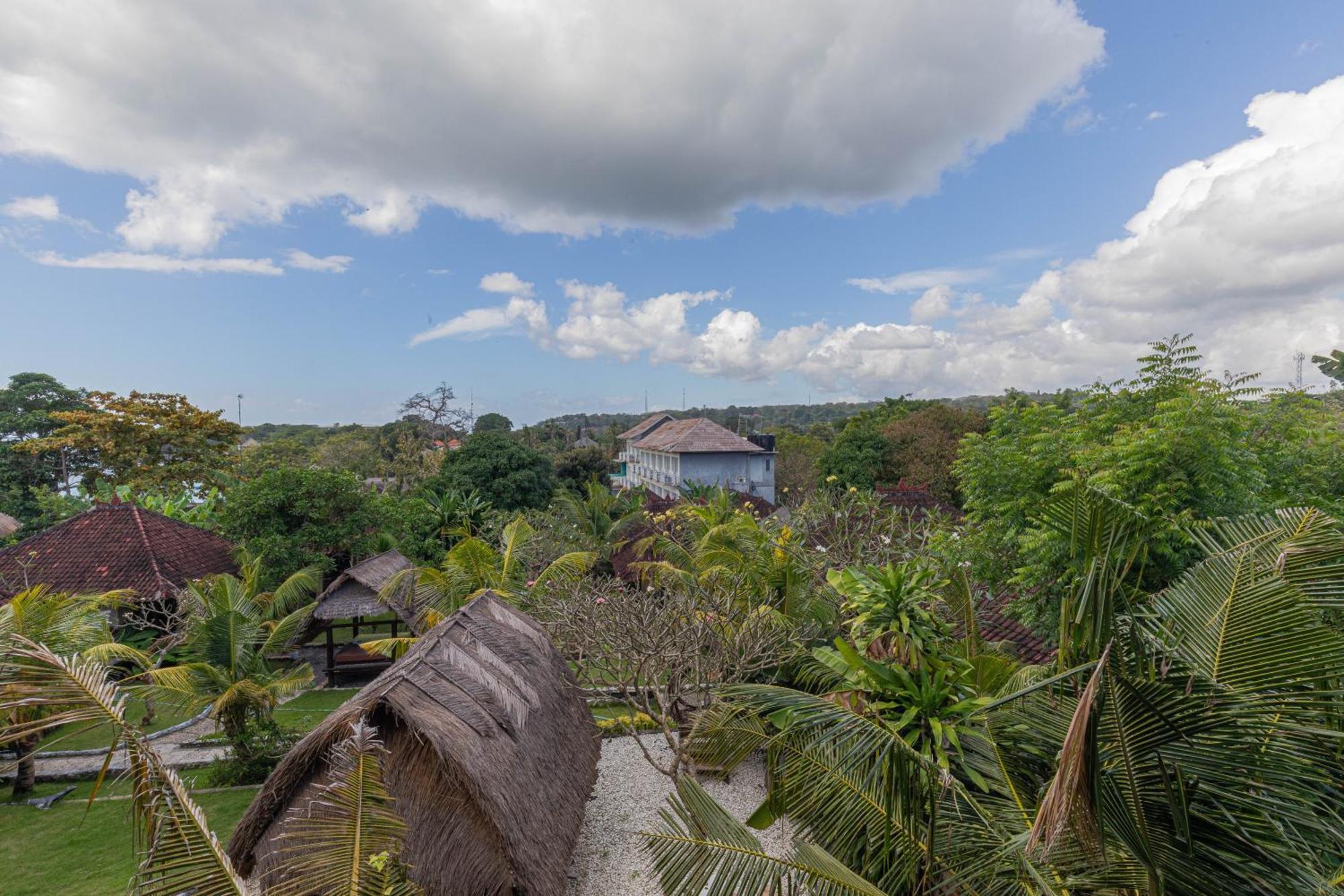 The Tanis Beach Resort Nusa Lembongan Exterior foto